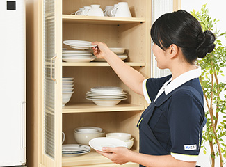 食器棚の整理・拭き掃除